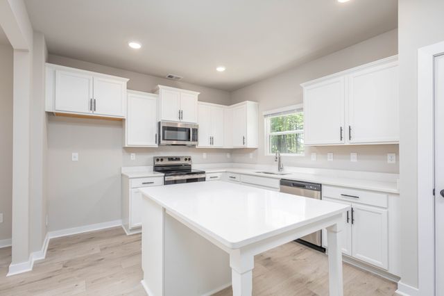 107 Cherry Blossom Way, Dickson, TN 37055
