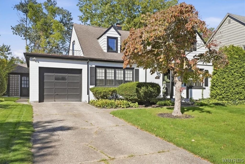 87 Lamarck Drive, Amherst, NY 14226