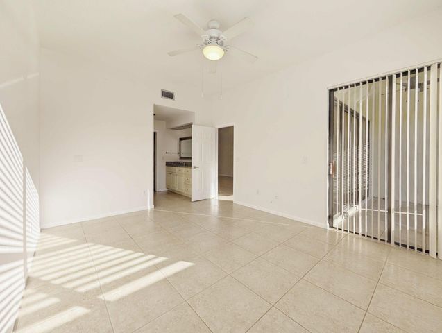 7535 La Paz Boulevard 107, Boca Raton, FL 33433