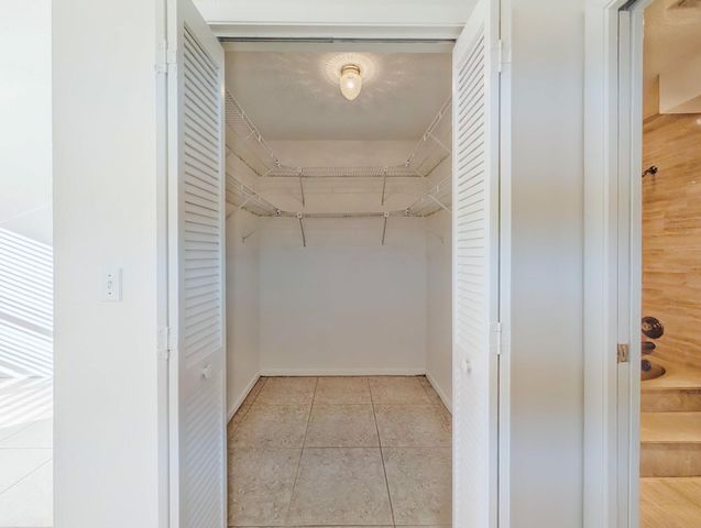 7535 La Paz Boulevard 107, Boca Raton, FL 33433