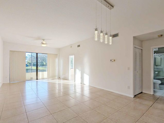 7535 La Paz Boulevard 107, Boca Raton, FL 33433