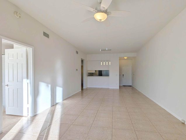7535 La Paz Boulevard 107, Boca Raton, FL 33433