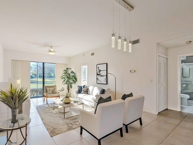 7535 La Paz Boulevard 107, Boca Raton, FL 33433