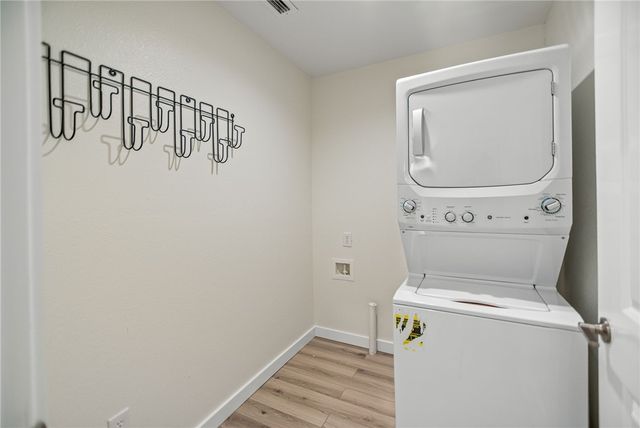 253 Carrie St, Port O'connor, TX 77982