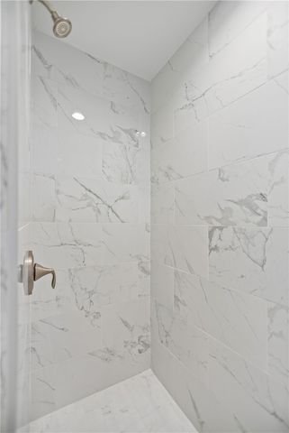 253 Carrie St, Port O'connor, TX 77982