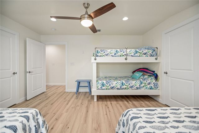 253 Carrie St, Port O'connor, TX 77982