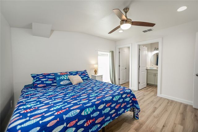 253 Carrie St, Port O'connor, TX 77982