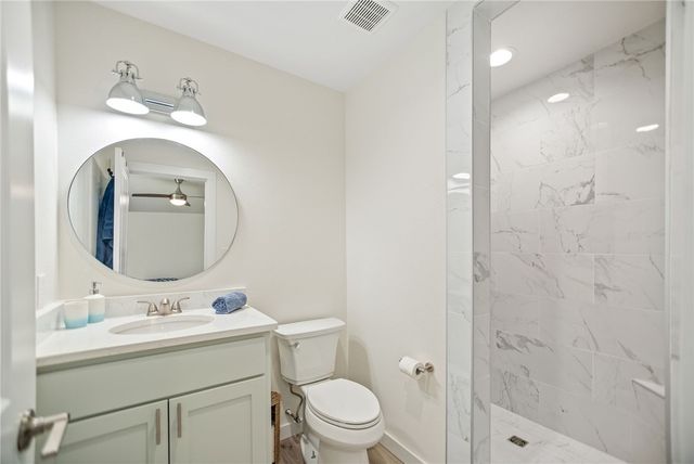 253 Carrie St, Port O'connor, TX 77982