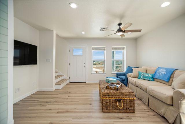 253 Carrie St, Port O'connor, TX 77982