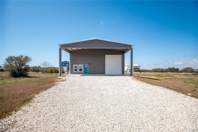 253 Carrie St, Port O'connor, TX 77982