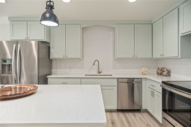 253 Carrie St, Port O'connor, TX 77982