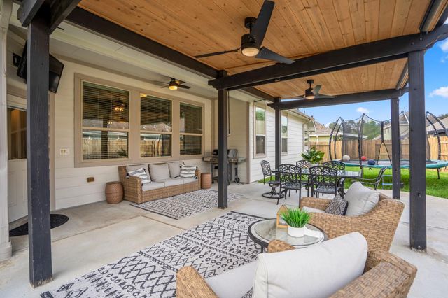 22215 Willow Creek Bridge Lane, Tomball, TX 77375