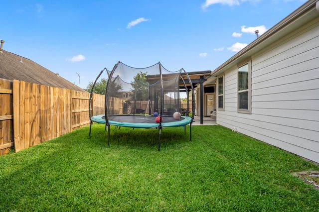 22215 Willow Creek Bridge Lane, Tomball, TX 77375