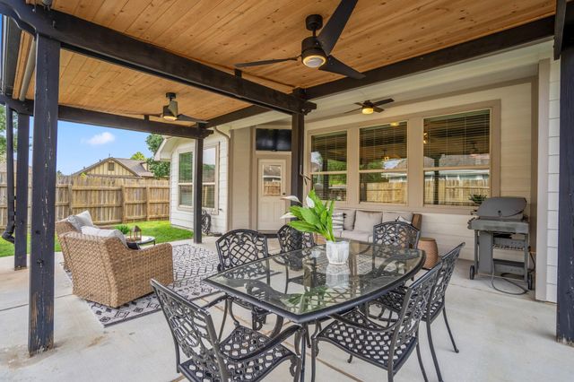 22215 Willow Creek Bridge Lane, Tomball, TX 77375