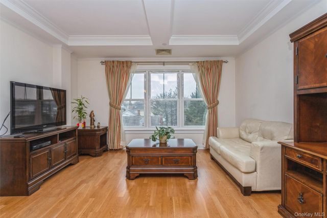 225 Stanley Avenue 305, Mamaroneck, NY 10543