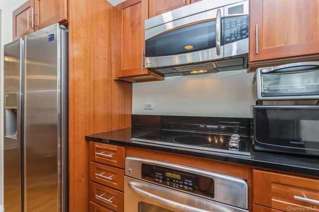 225 Stanley Avenue 305, Mamaroneck, NY 10543