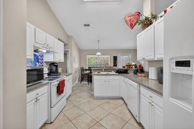 1525 SW Falmouth Avenue, Port St. Lucie, FL 34953