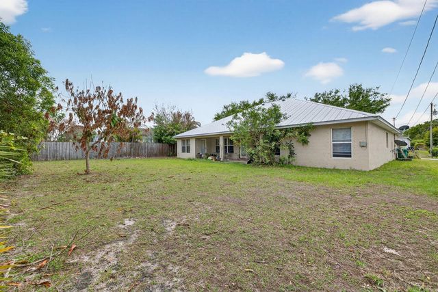 1525 SW Falmouth Avenue, Port St. Lucie, FL 34953