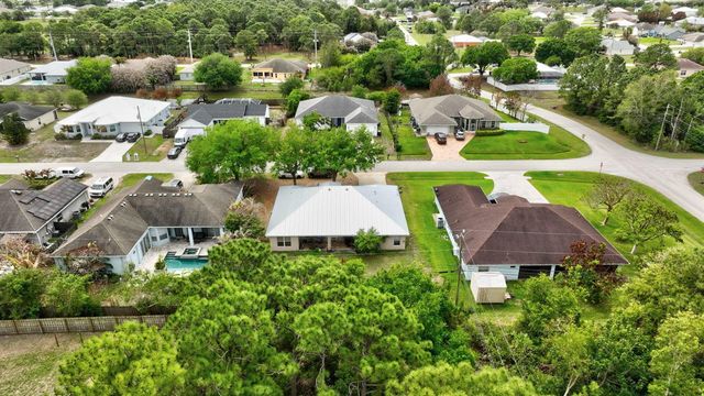 1525 SW Falmouth Avenue, Port St. Lucie, FL 34953