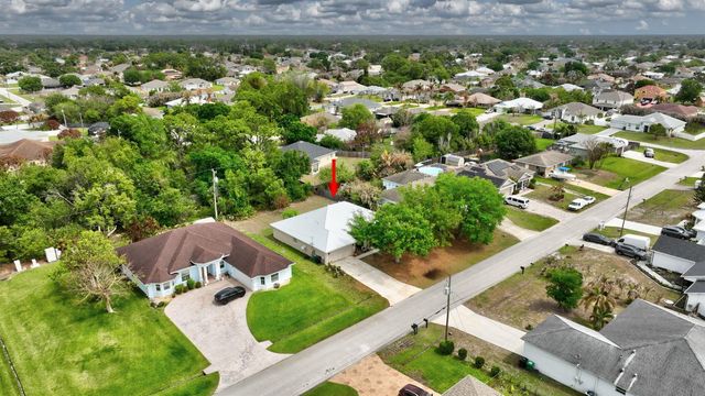 1525 SW Falmouth Avenue, Port St. Lucie, FL 34953