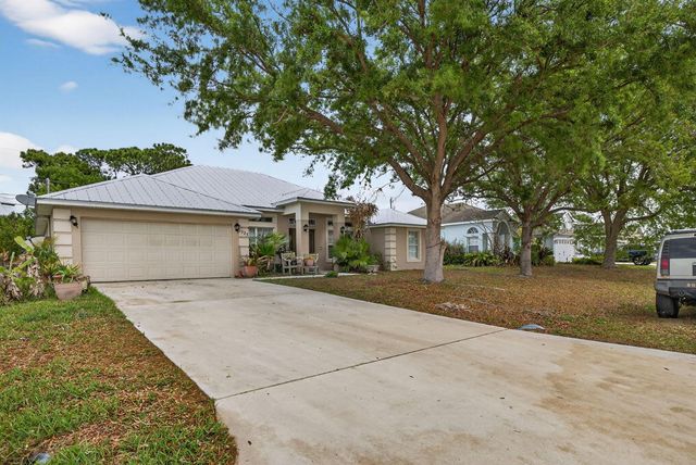 1525 SW Falmouth Avenue, Port St. Lucie, FL 34953
