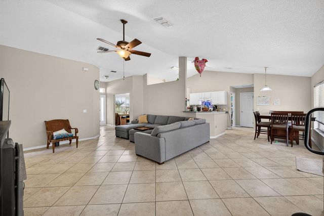 1525 SW Falmouth Avenue, Port St. Lucie, FL 34953
