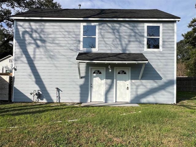 723 N Meyer St, Sealy, TX 77474