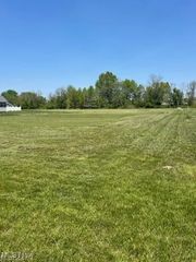 Woodridge Drive, Mineral Wells, WV 26150