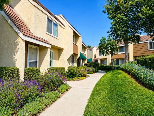 25 Brookfield, Irvine, CA 92604