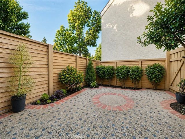 25 Brookfield, Irvine, CA 92604