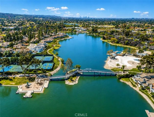 25 Brookfield, Irvine, CA 92604