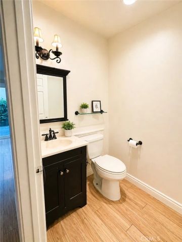 25 Brookfield, Irvine, CA 92604