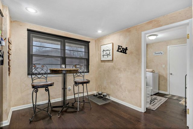 1308 W Swan Street, Springfield, MO 65807