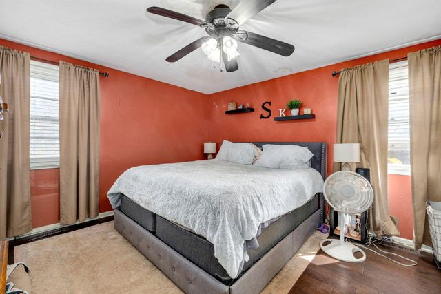 1308 W Swan Street, Springfield, MO 65807