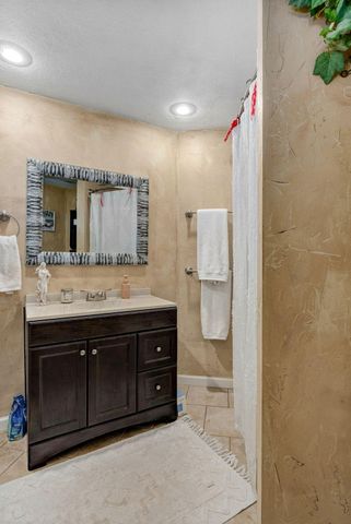 1308 W Swan Street, Springfield, MO 65807