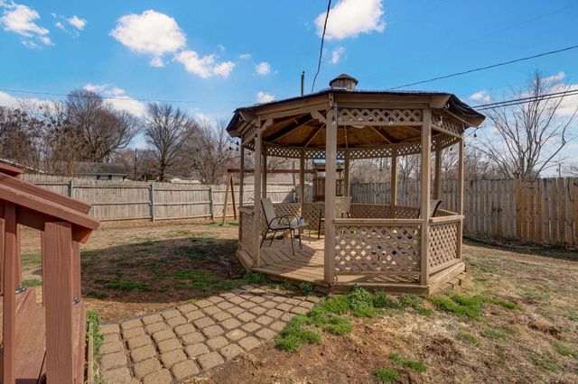 1308 W Swan Street, Springfield, MO 65807