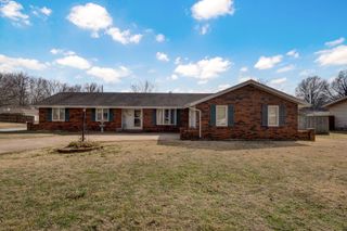 1308 W Swan Street, Springfield, MO 65807