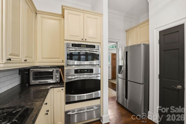 2618 Sheffield Crescent Court, Charlotte, NC 28226