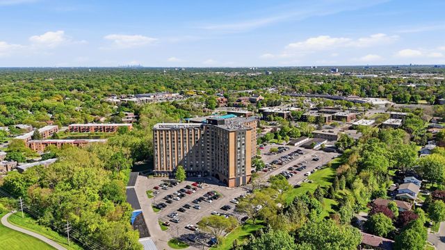 1 Renaissance Place 816, Palatine, IL 60067