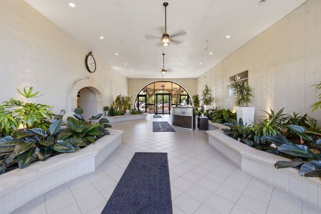 1 Renaissance Place 816, Palatine, IL 60067