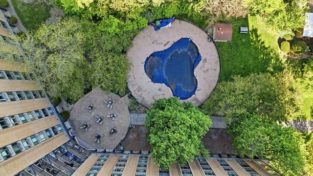 1 Renaissance Place 816, Palatine, IL 60067