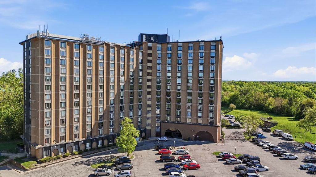 1 Renaissance Place 816, Palatine, IL 60067
