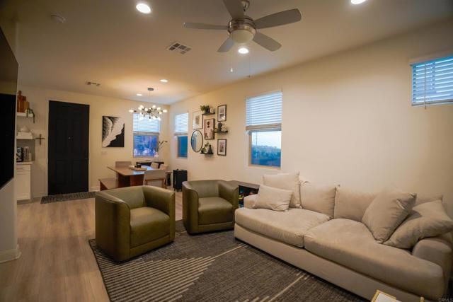 2137 Solara Lane, Vista, CA 92081