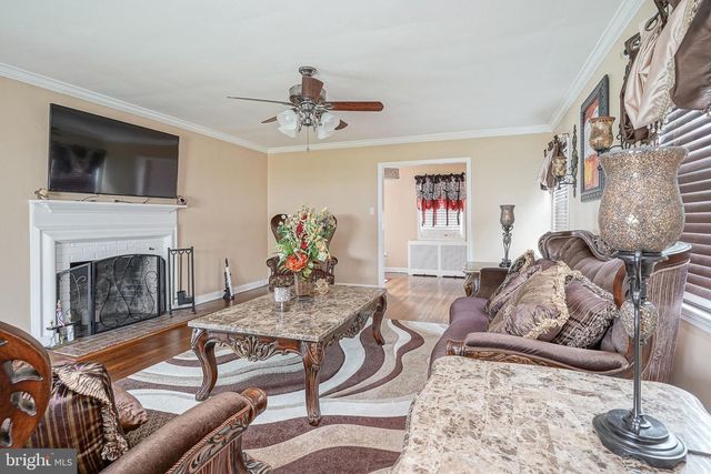38 ELMWOOD AVE, Vineland, NJ 08360