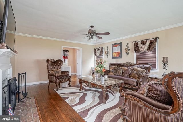38 ELMWOOD AVE, Vineland, NJ 08360