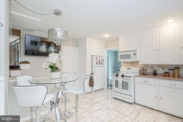 38 ELMWOOD AVE, Vineland, NJ 08360