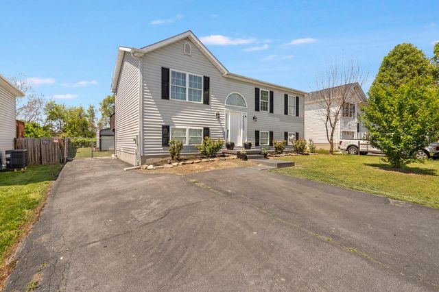 316 UNIVERSE DR, Martinsburg, WV 25404