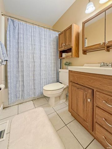 9119 Old State Road, Evansville, IN 47711