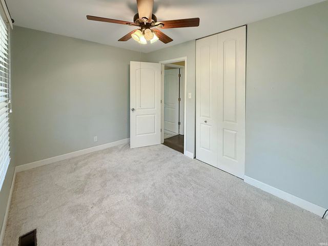 9119 Old State Road, Evansville, IN 47711