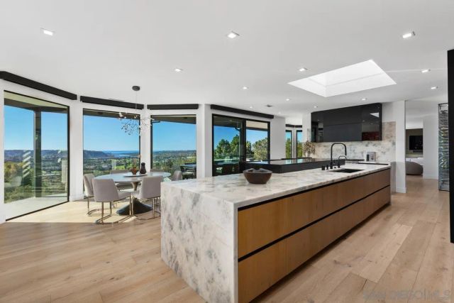 3240 Piragua St, Carlsbad, CA 92009